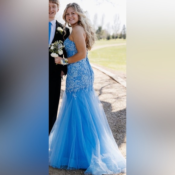 ELLIE WILDE EW36062 size 8 in Bluebell
Regular price$589.00 USD - Picture 4 of 12